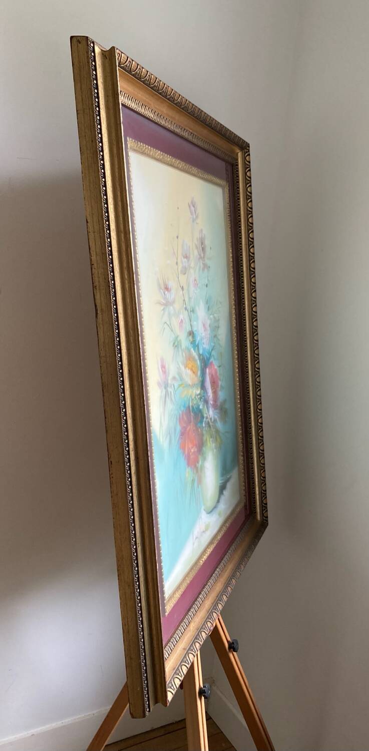 Large HST painting depicting a floral bouquet signed Lina Pont (?)
