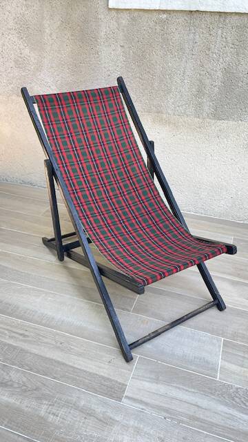 Vintage folding deck chair