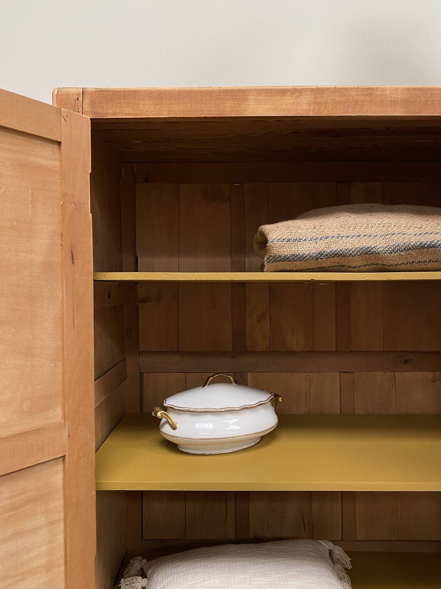 armoire parisienne ou penderie