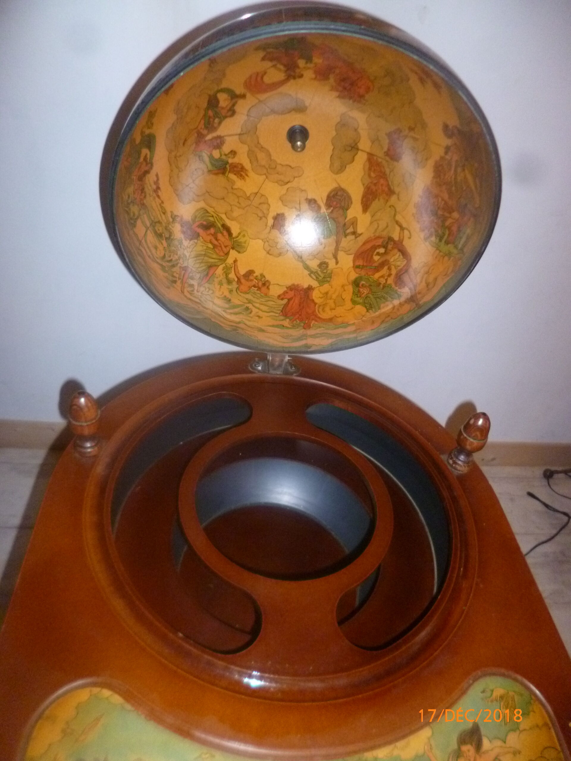 Desserte bar mappemonde globe terrestre  roulette vintage