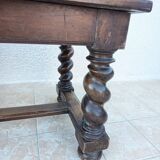 Louis XIII walnut table from the 19th century.