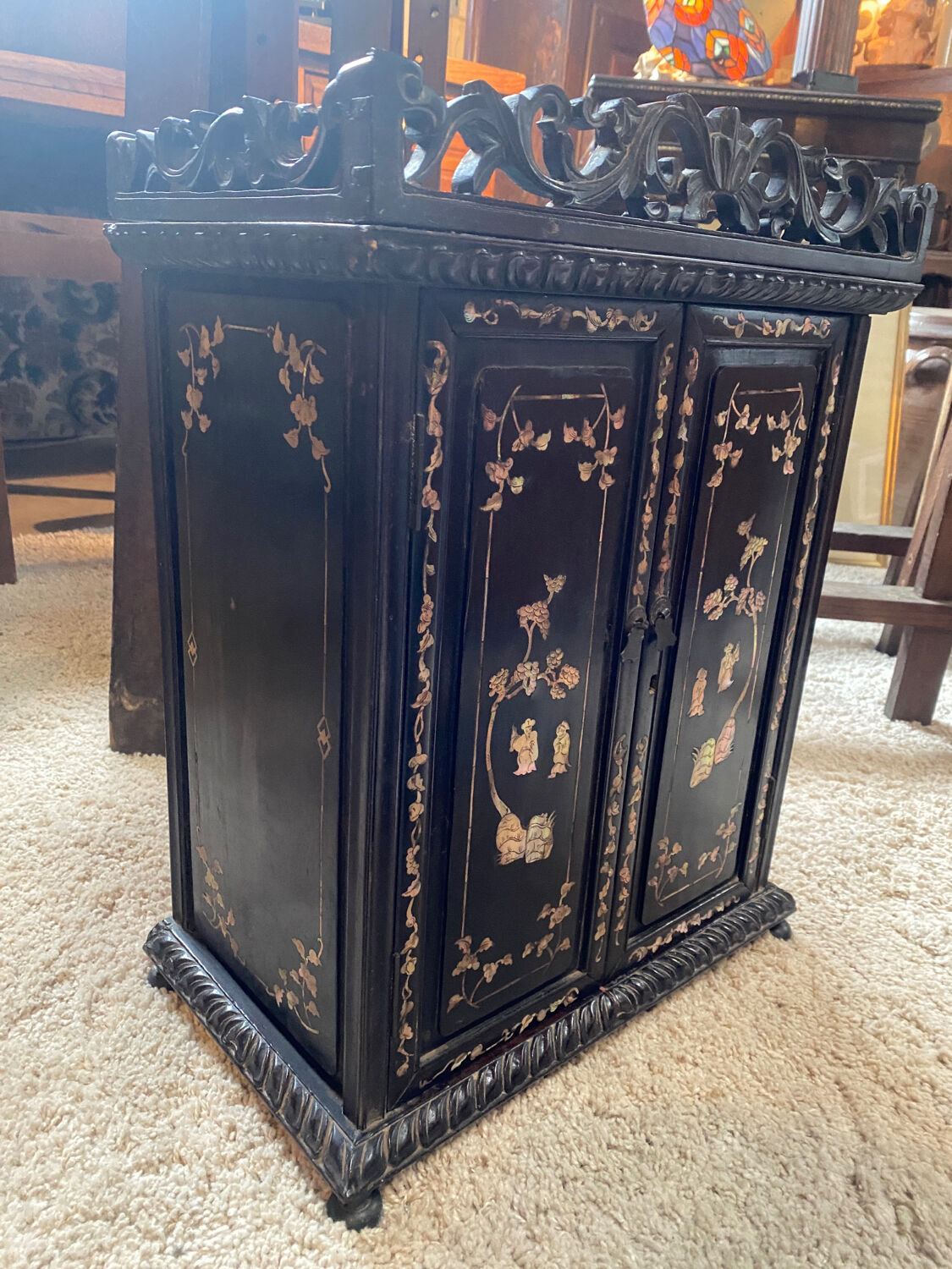 Small Asian cabinet with mother-of-pearl marquetry