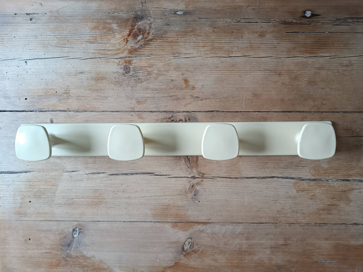Ami 1970 wall coat rack