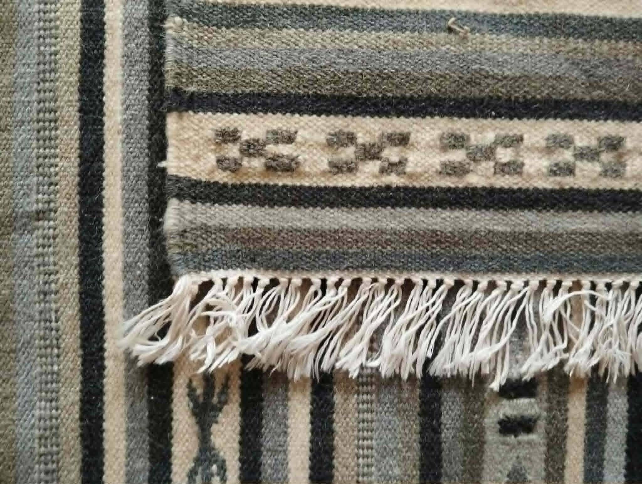 Kilim Kattrup Indien fait main 200x137cm