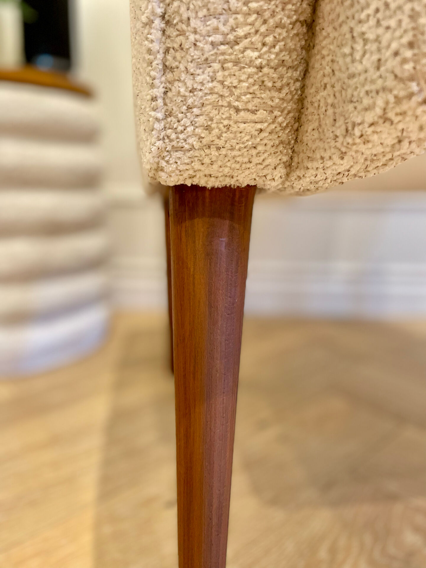 Vintage armchair – Ecru fabric – 1970s