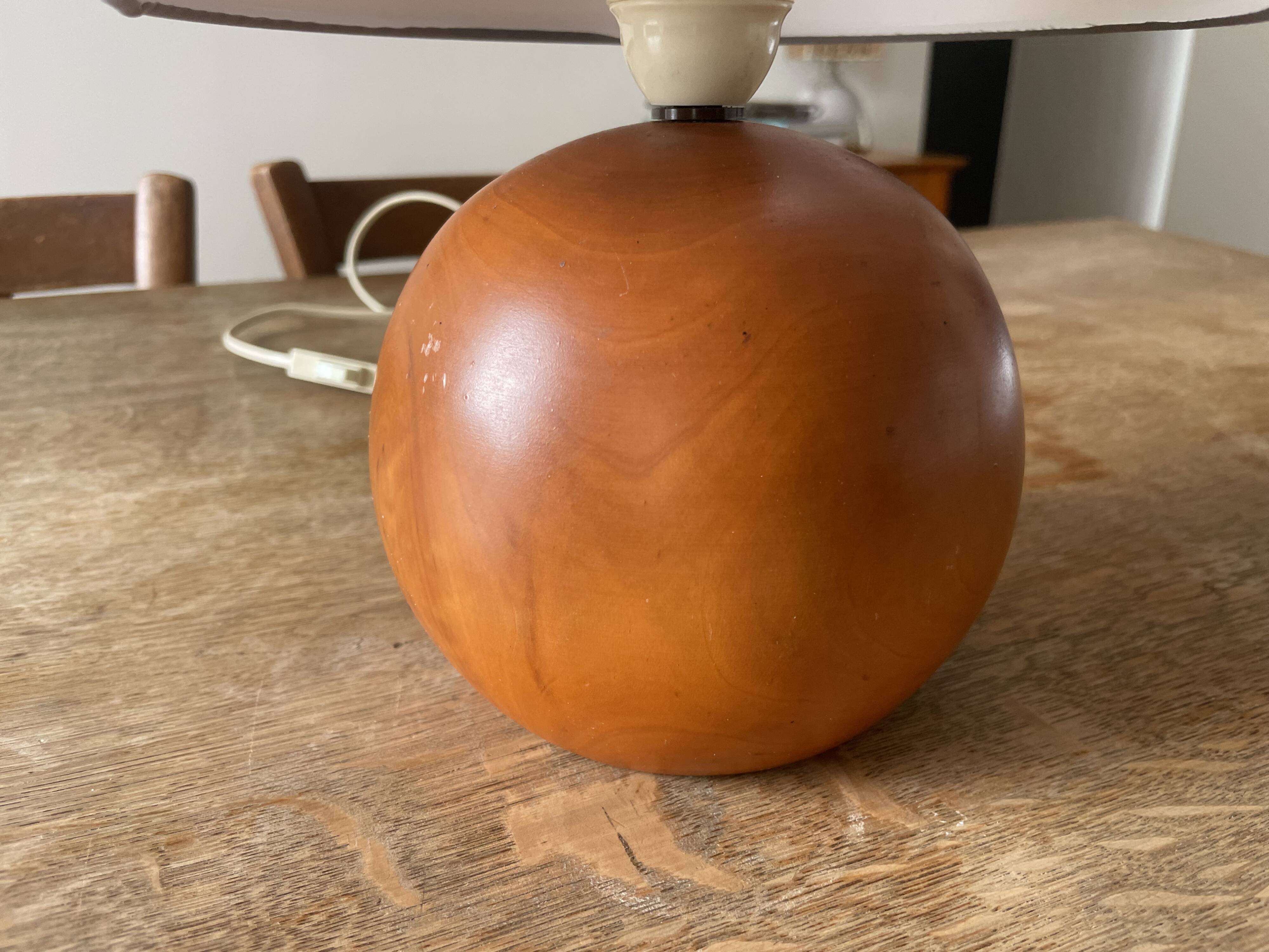 Wooden ball lamp