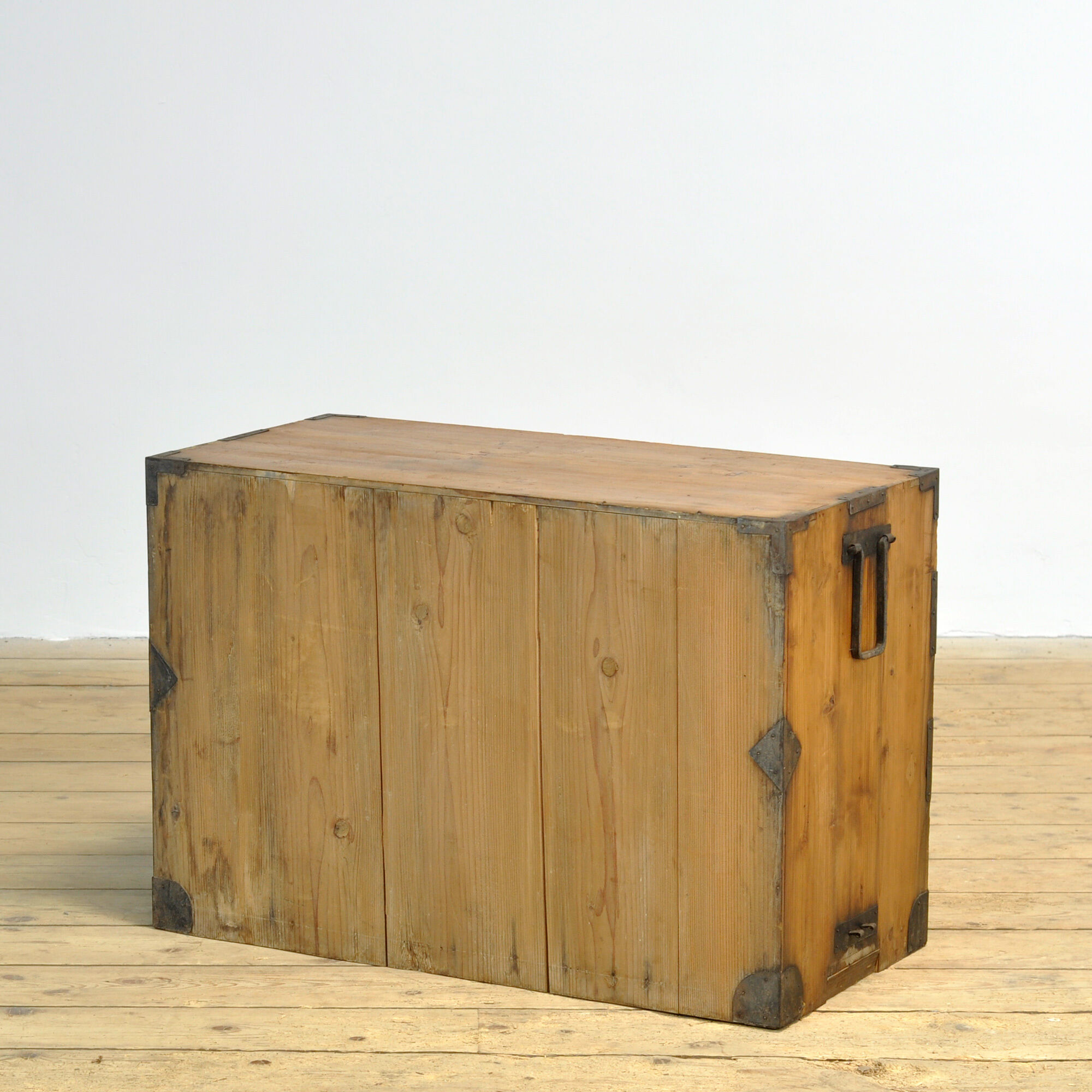 Japanese Tansu chest of drawers, circa 1870