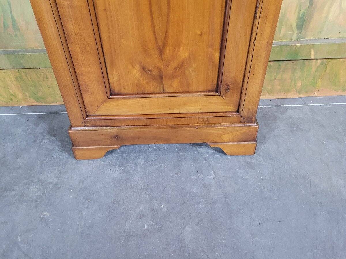 Small bonnetière bassette in cherry wood