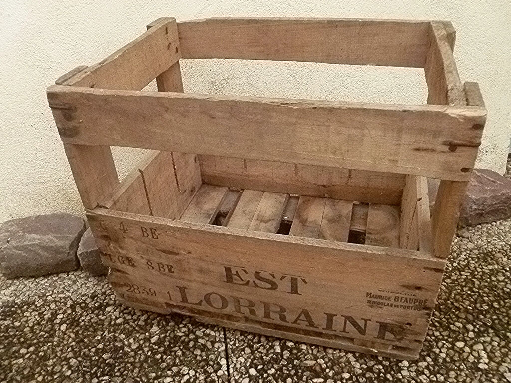 wooden box EST Lorraine