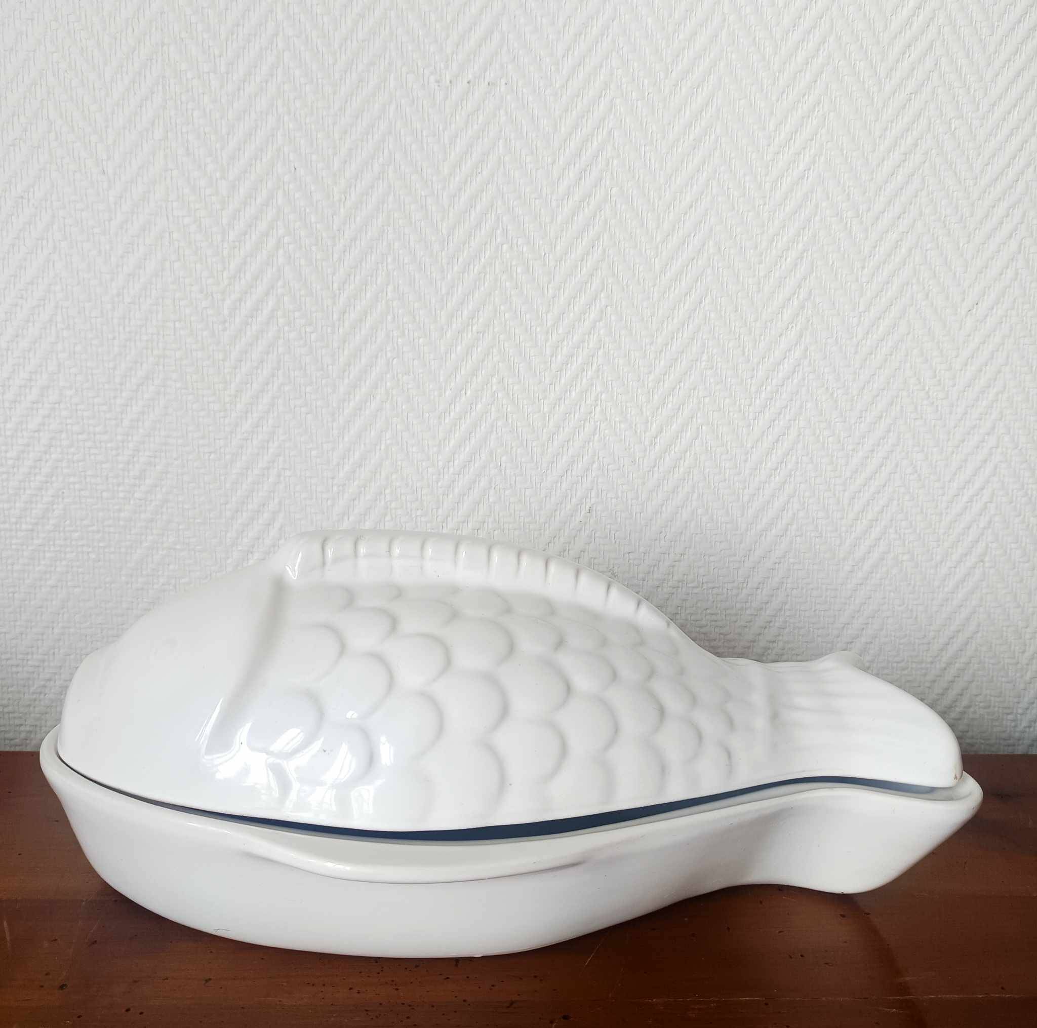 Grand plat à poisson en céramique vintage