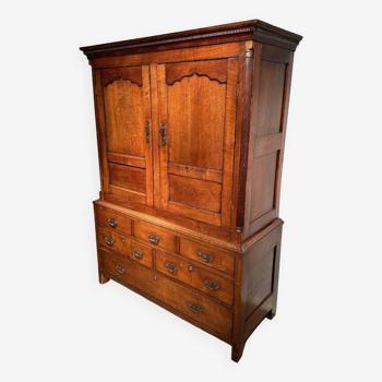 Armoire galloise du XVIIIe siècle