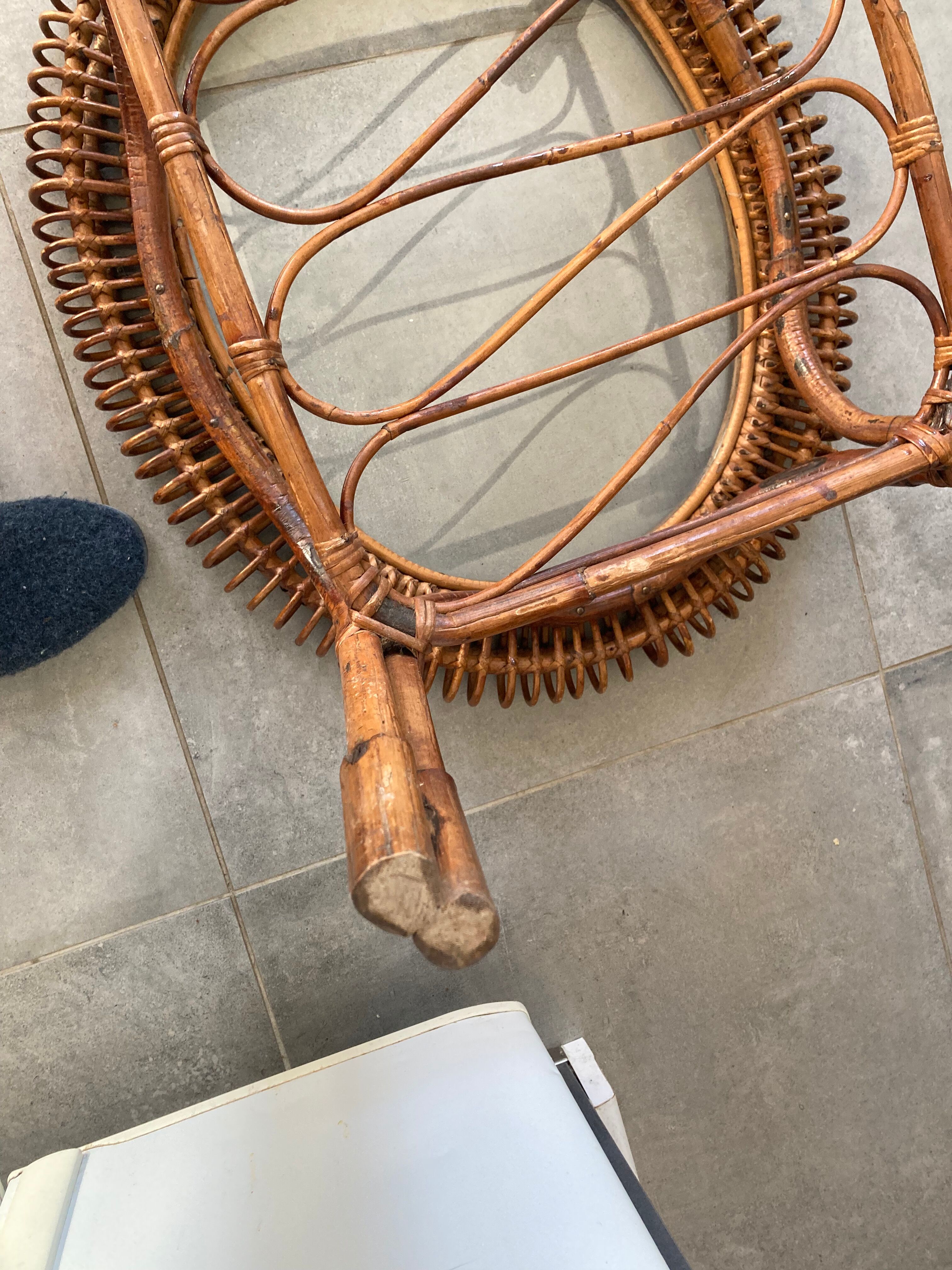 Rattan coffee table and glass in excellent condition