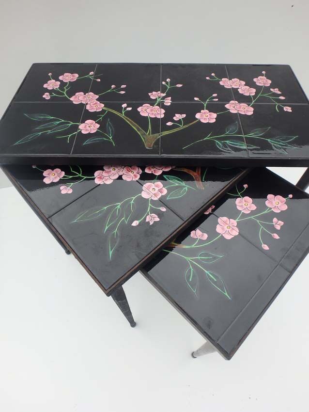 Pull-out tables