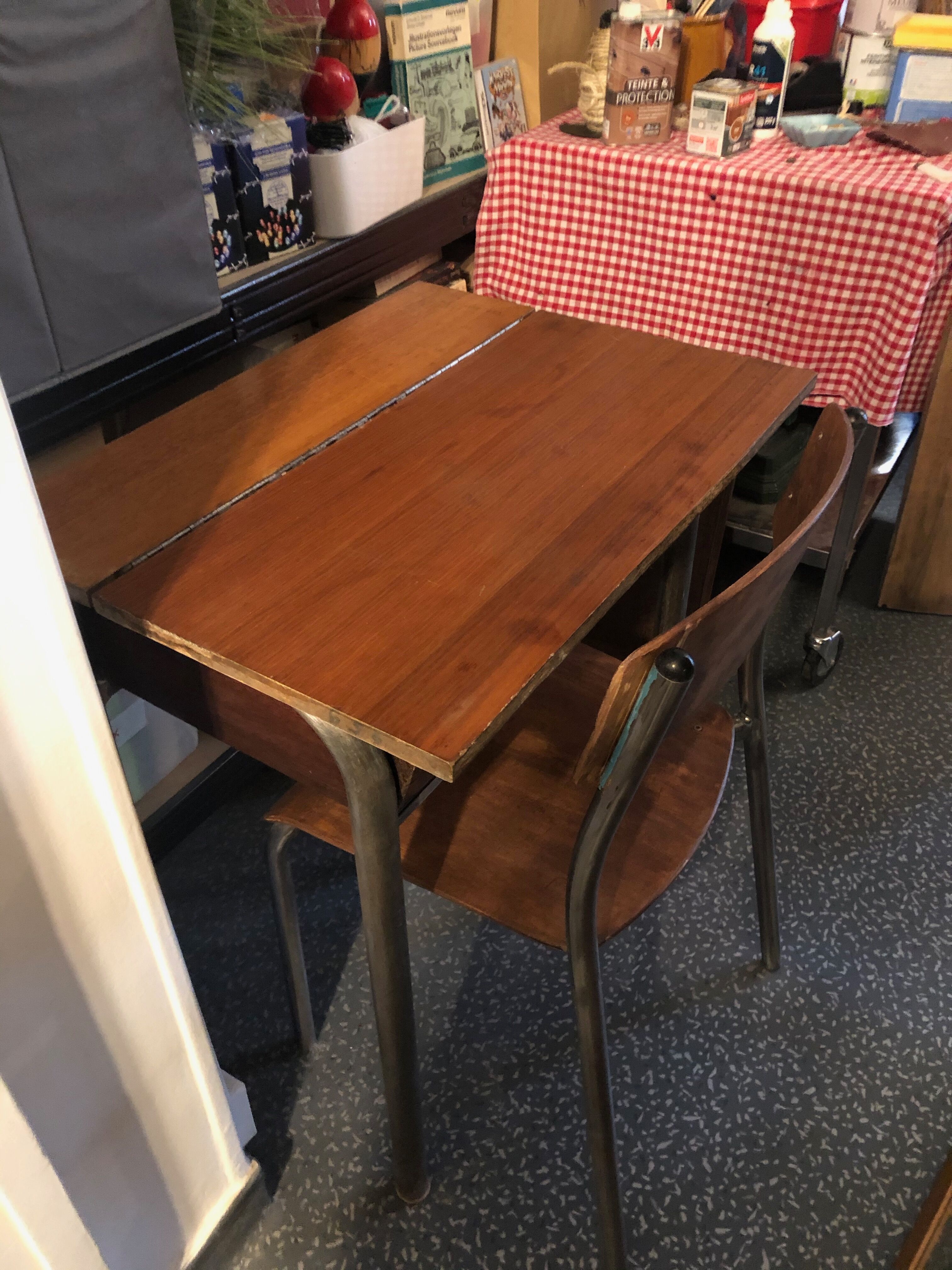 Schoolboy office a place and its chair