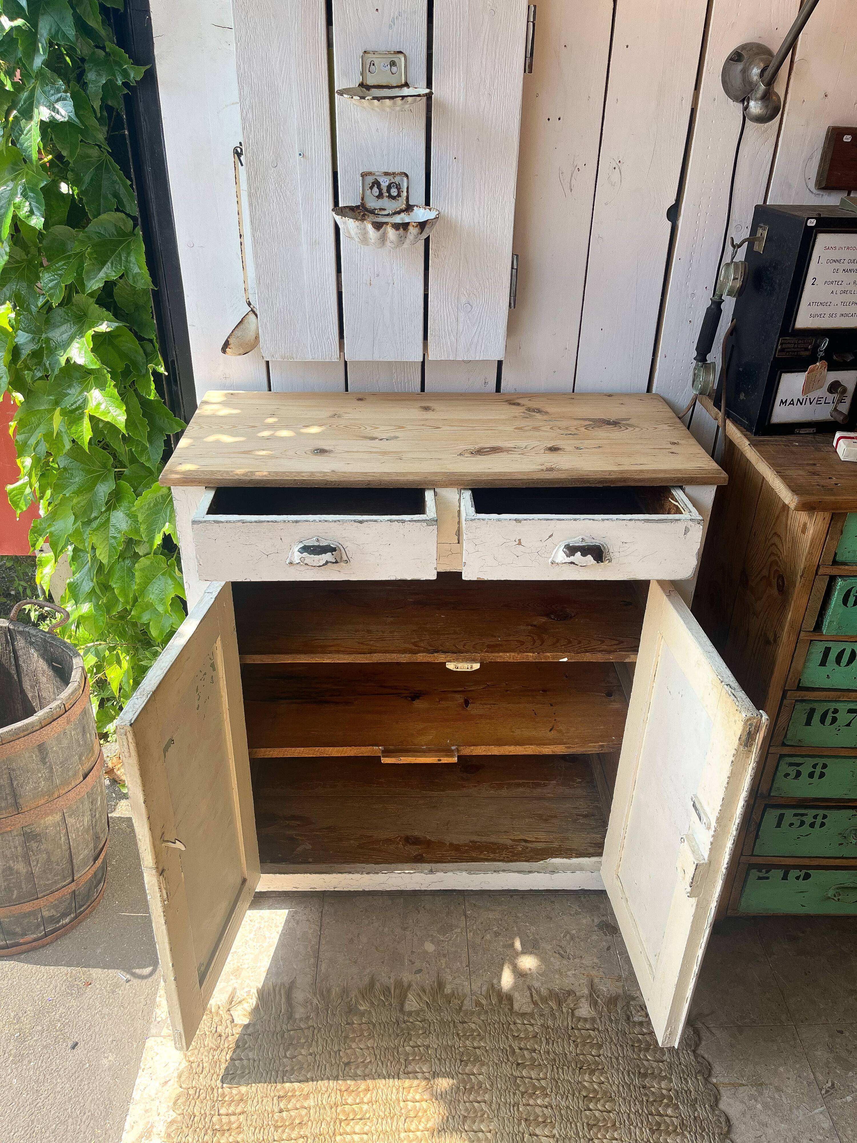Buffet parisien blanc patine d'origine