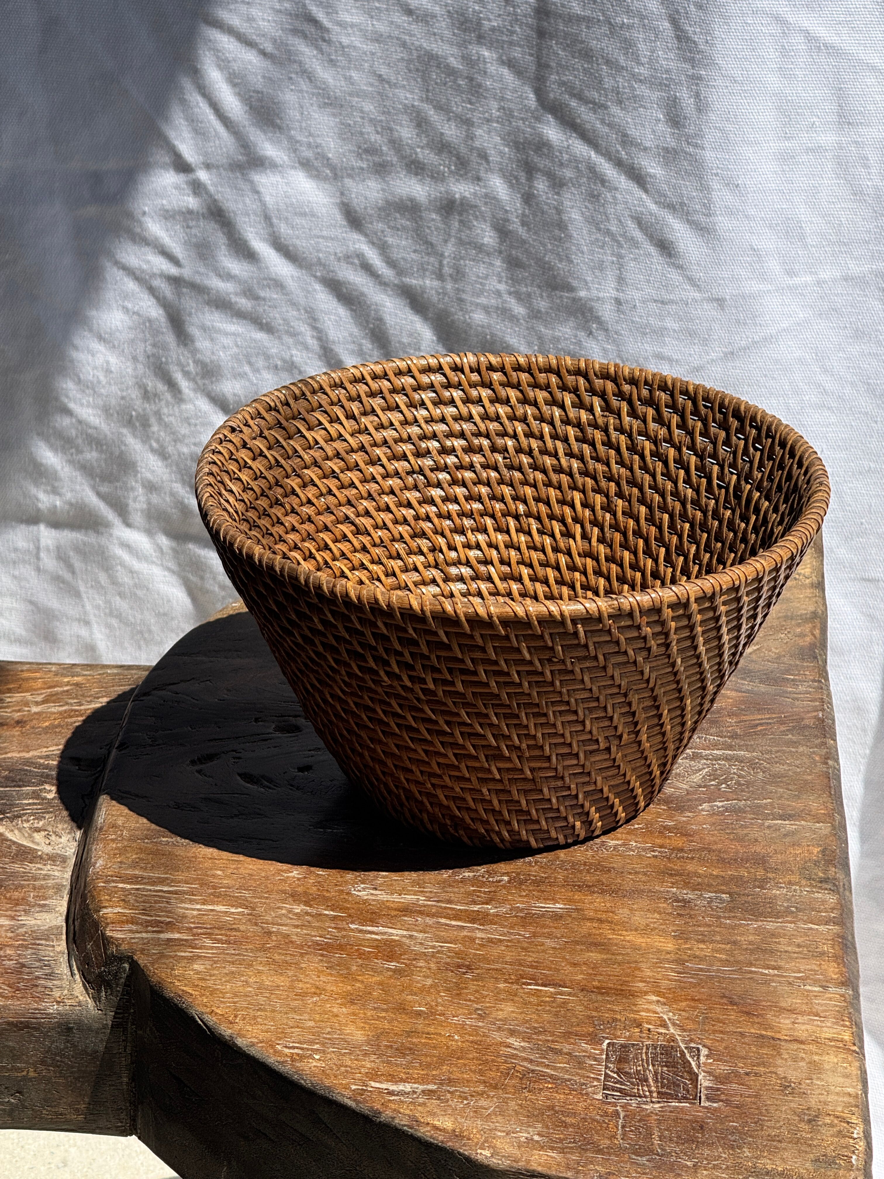 Panier rond en rotin artisanal indonésien D25 H14