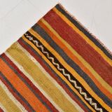 Tapis Kilim vintage long et large, orange et rouge, 5 x 13 cm, 149 x 402 cm, SK 33068