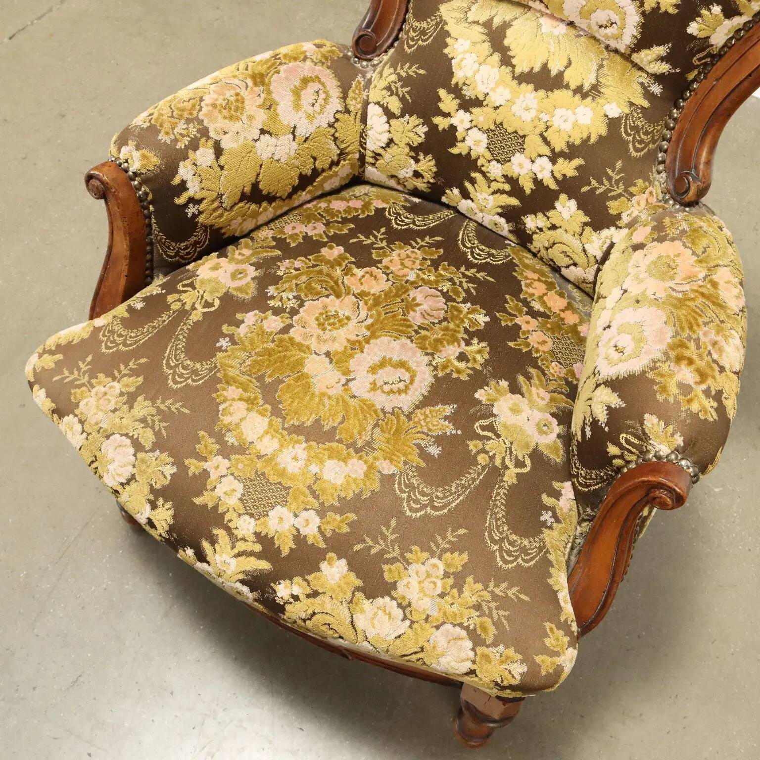 Fauteuil ancien umbertin en noyer et tissu, Italie, XIX Century