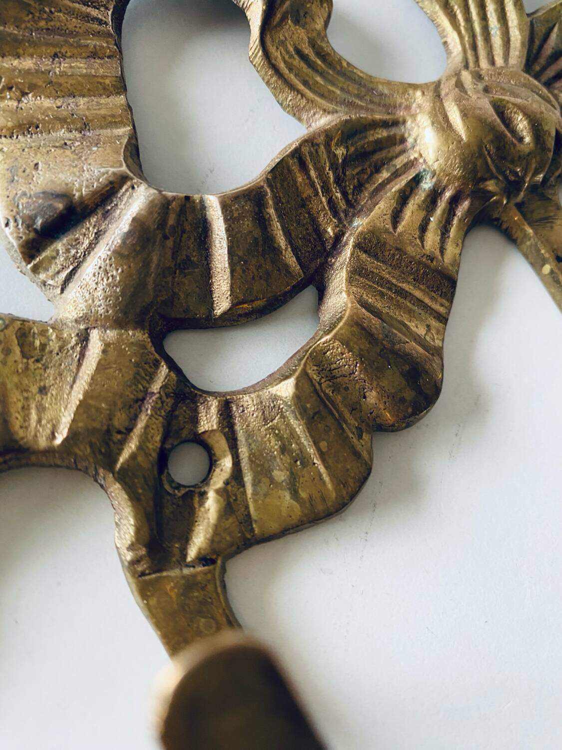 Brass knot wall hook