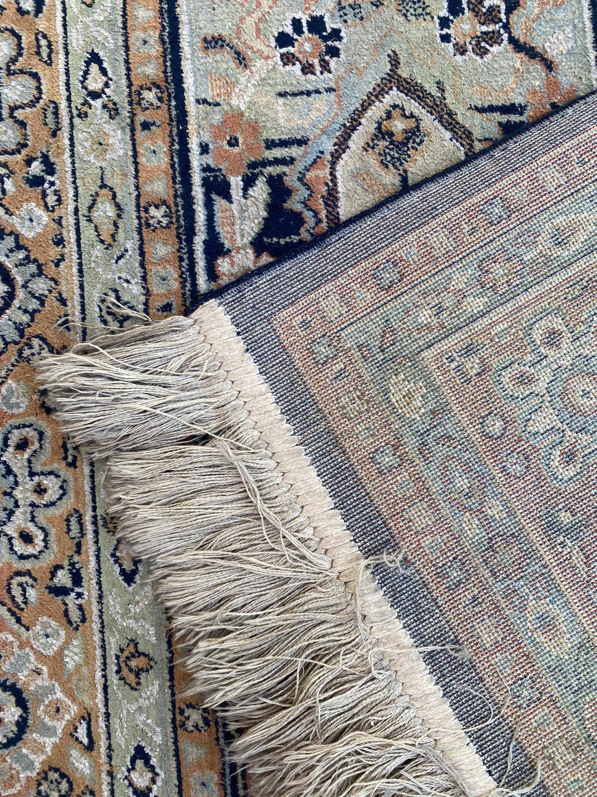 Oriental wool rug 133x200cm