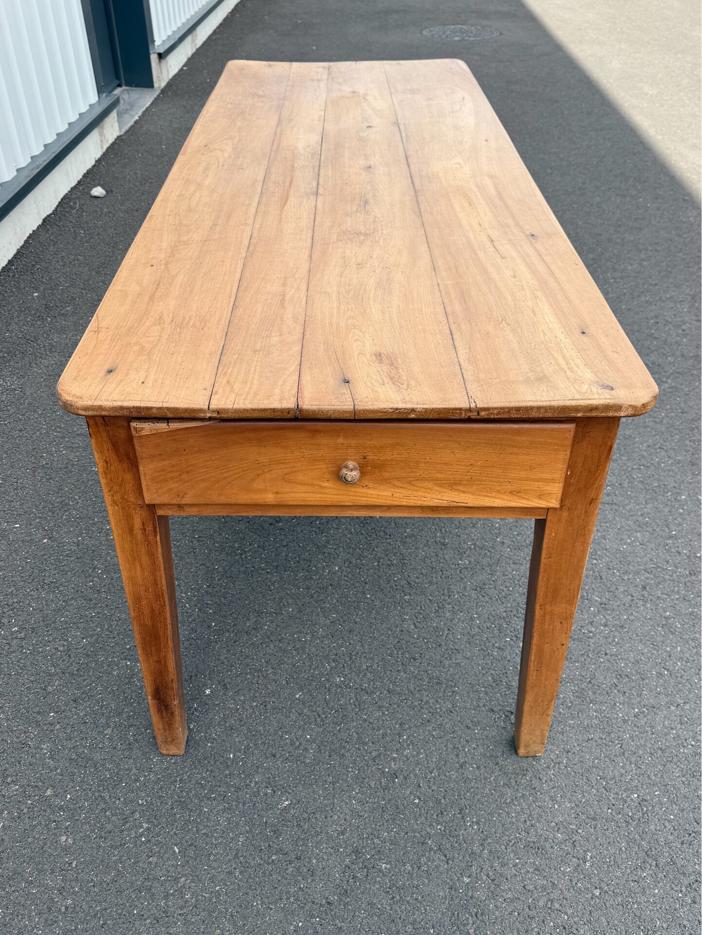 Large table in solid walnut