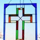 Vitrail décoratif Croix – Verre coloré fait main, 40 × 60 cm