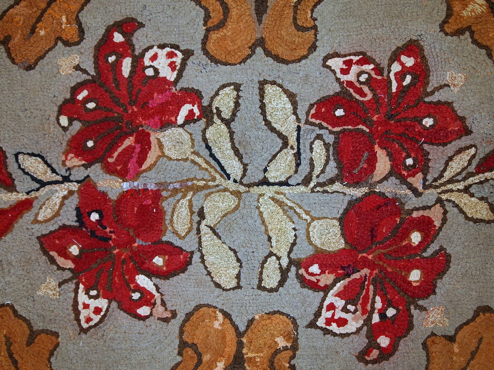 Tapis Hooked Antique Américain, Début XXe Siècle, Motifs Floraux