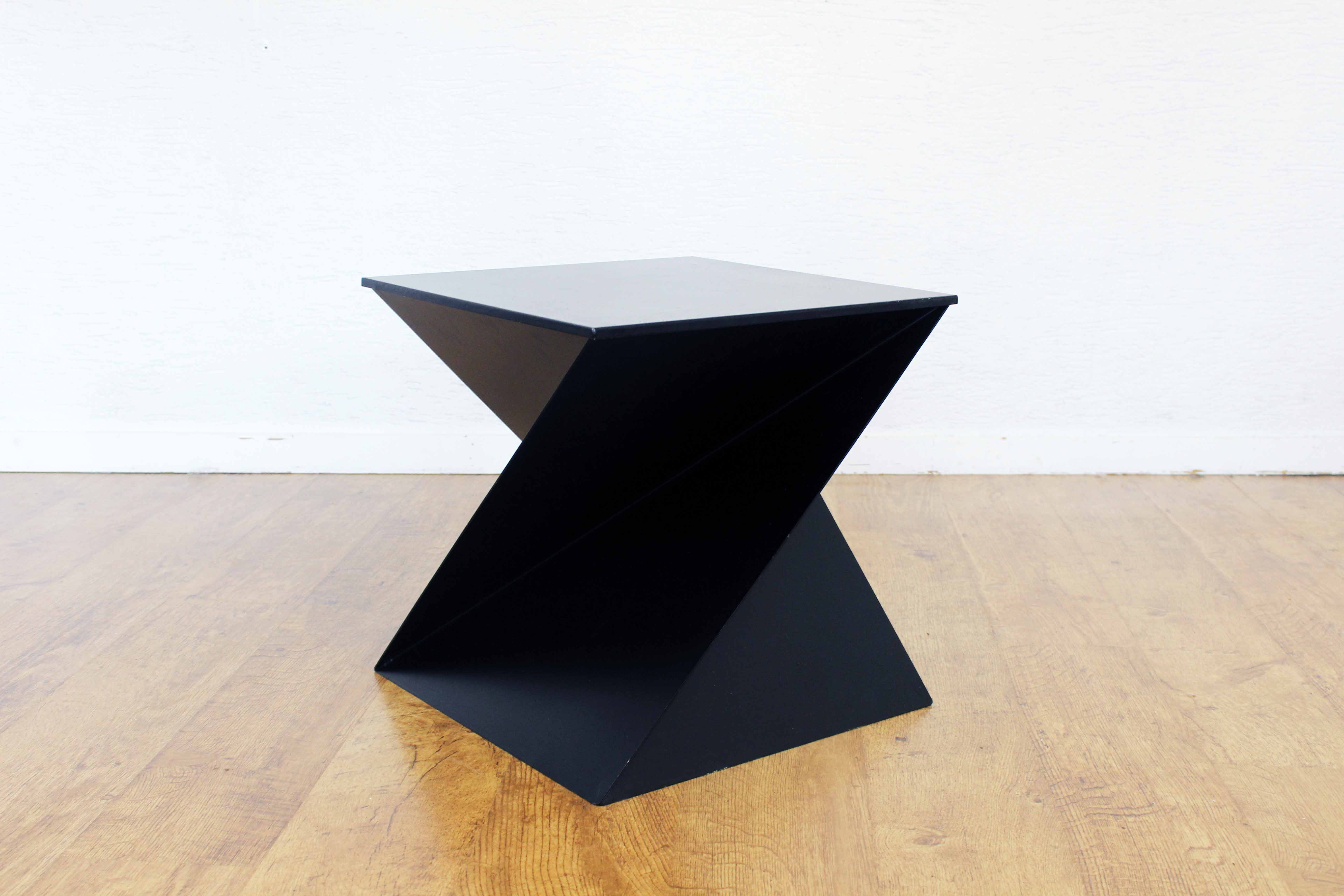 Table basse bout de canapé "origami" 1980