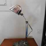 Articulated arm desk lamp
