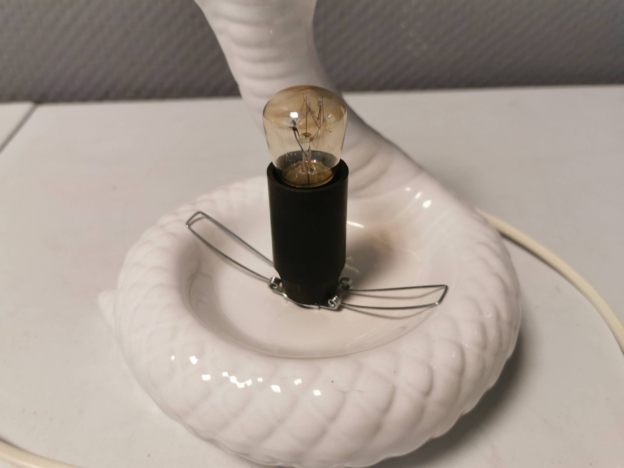 Beautiful vintage ceramic COBRA table lamp with thin milky white glass shade/dome. RAF Sweden 70-80s