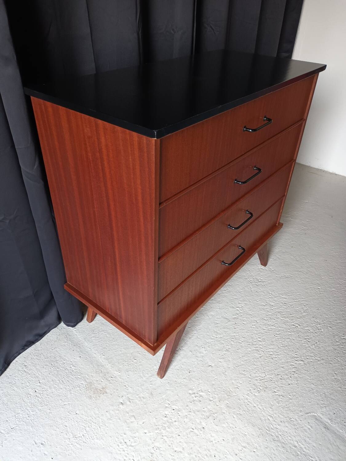 Commode vintage