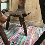 Chaises brutalisâtes tripode
