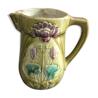 Old pitcher dabbling