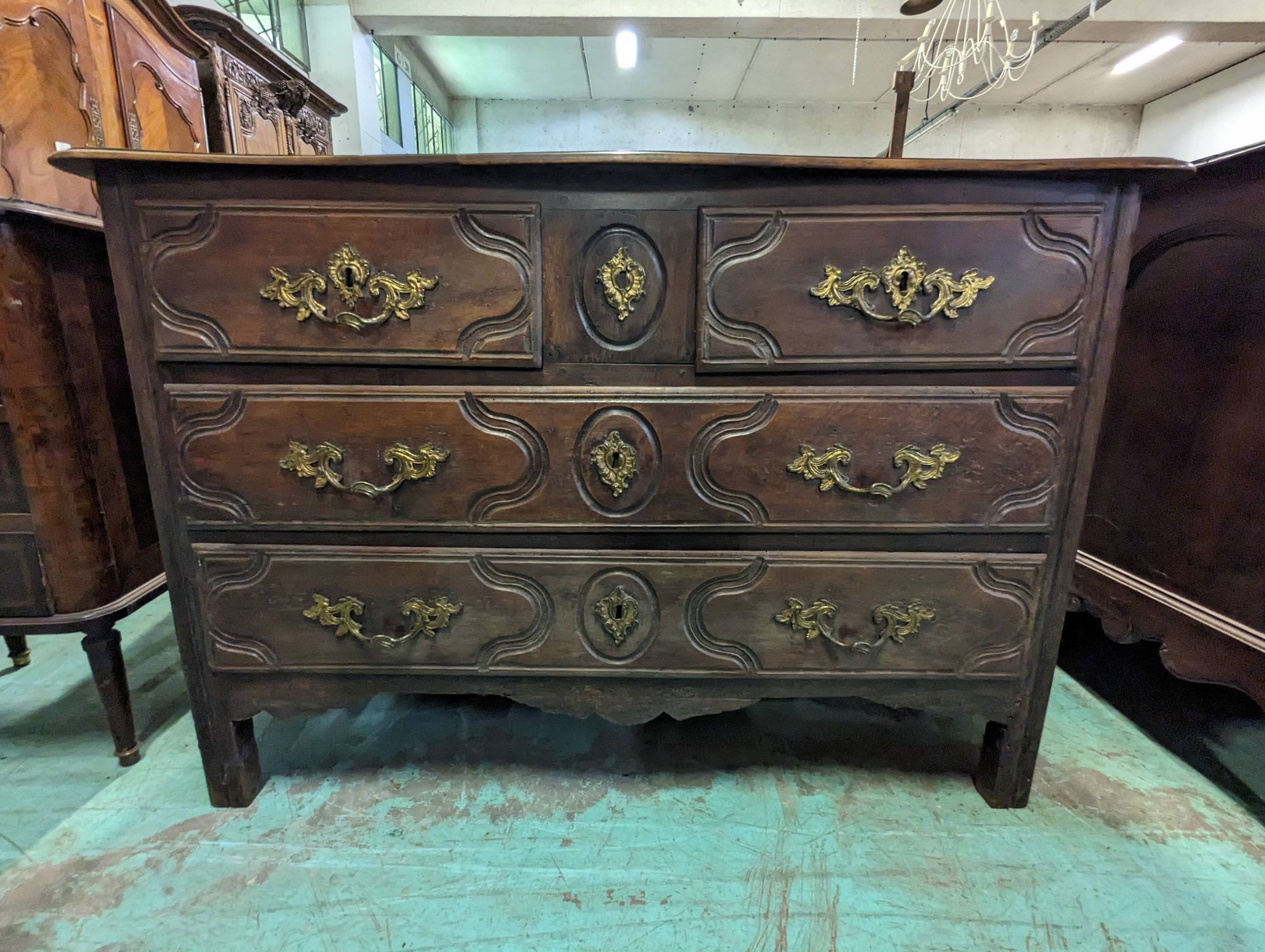 Louis XIV period chest of drawers in walnut