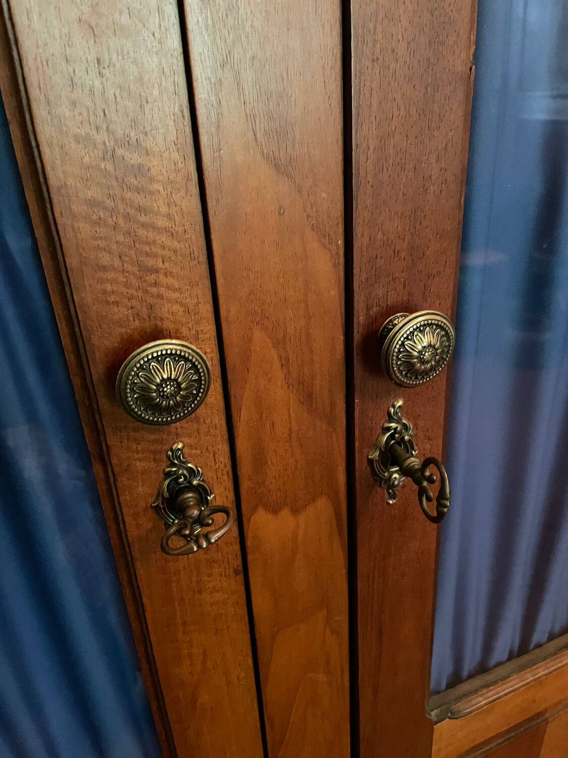Armoire portes vitrées  vintage