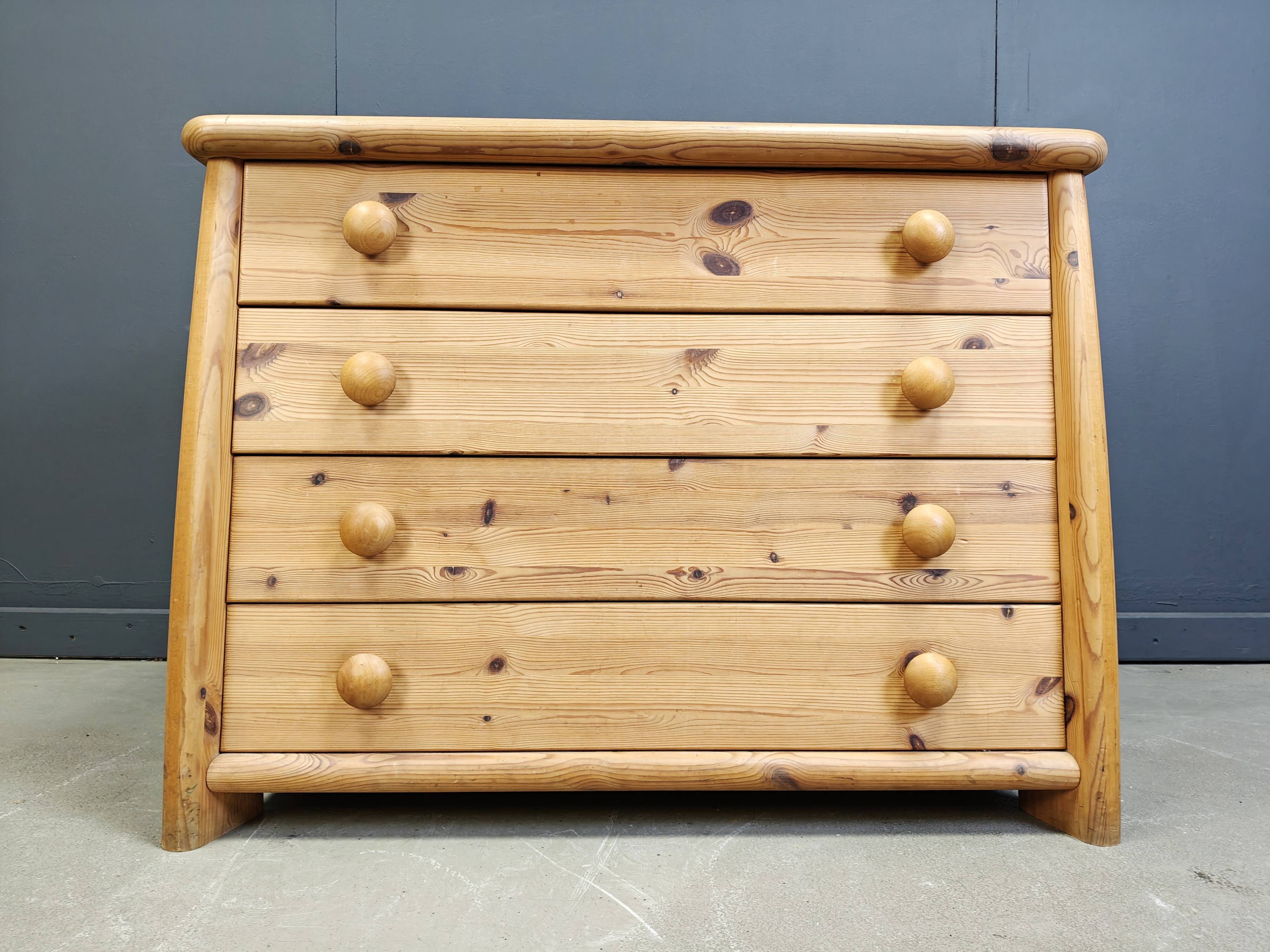Scandinavian pine wood chest of drawers, 1980s