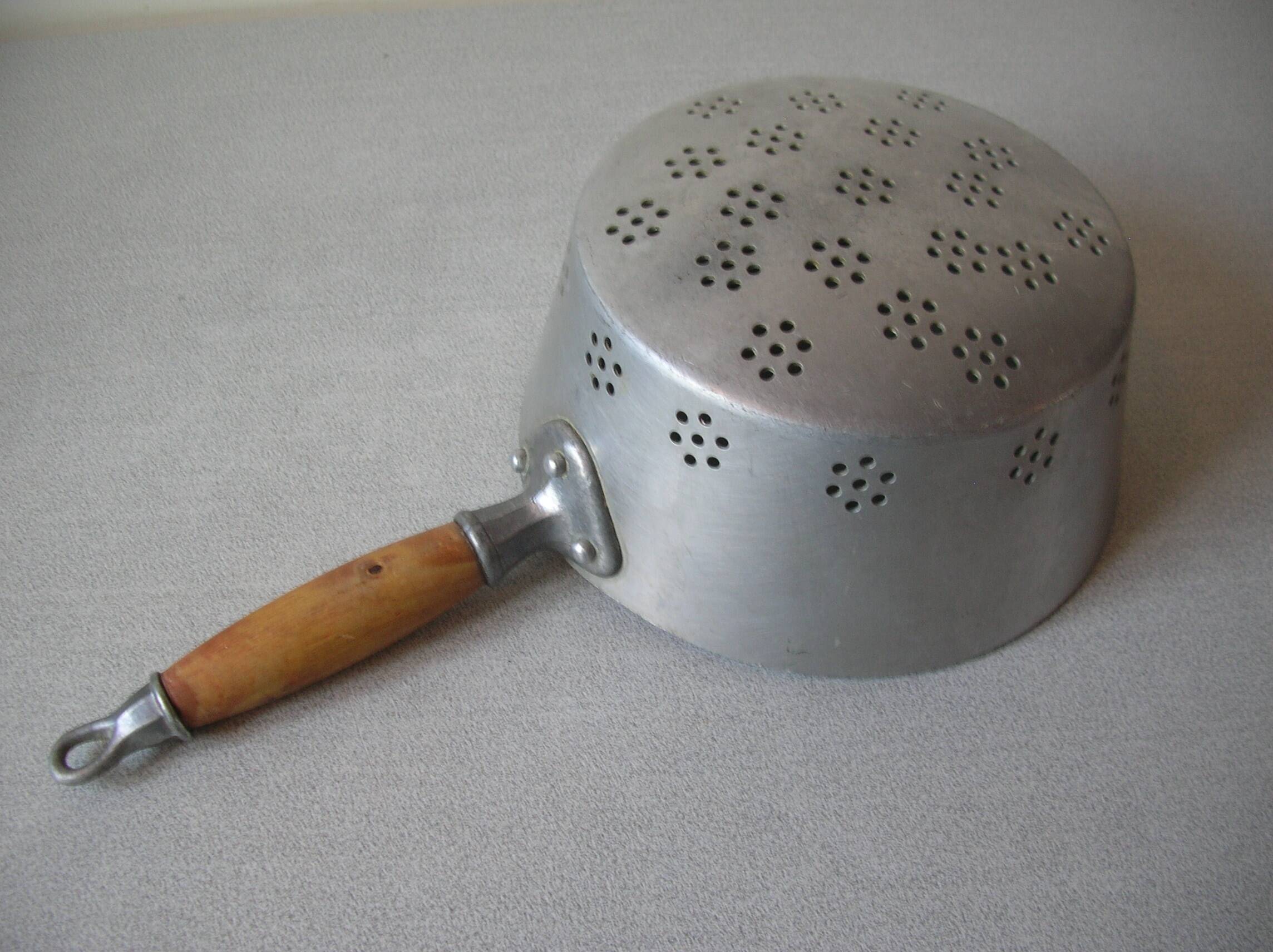 Passoire de cuisine à main vintage | Passoire en métal avec manche en bois - Canada