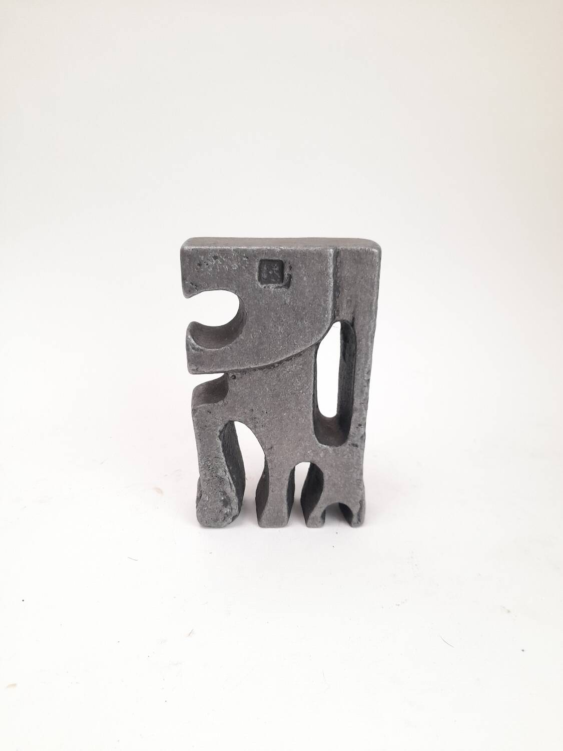 Brutalist sculpture of a stylised lion by Willy Ceyssens.