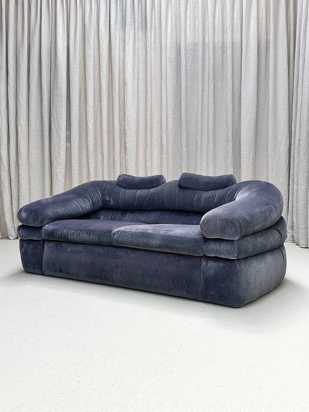 Velvet two seater 'Straccio', by De Pas, D'Urbino, Lomazzi