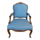 Fauteuil de style Louis XV en bois sculpté – tissu bleu