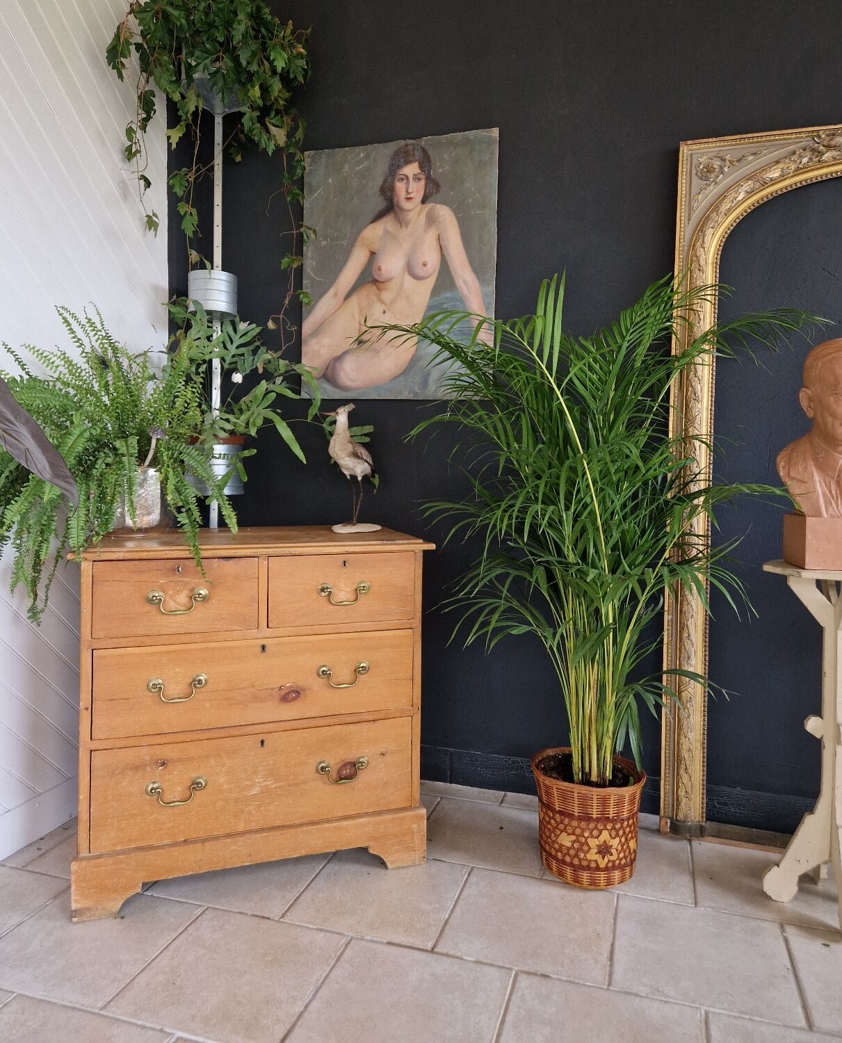 Pine chest of drawers