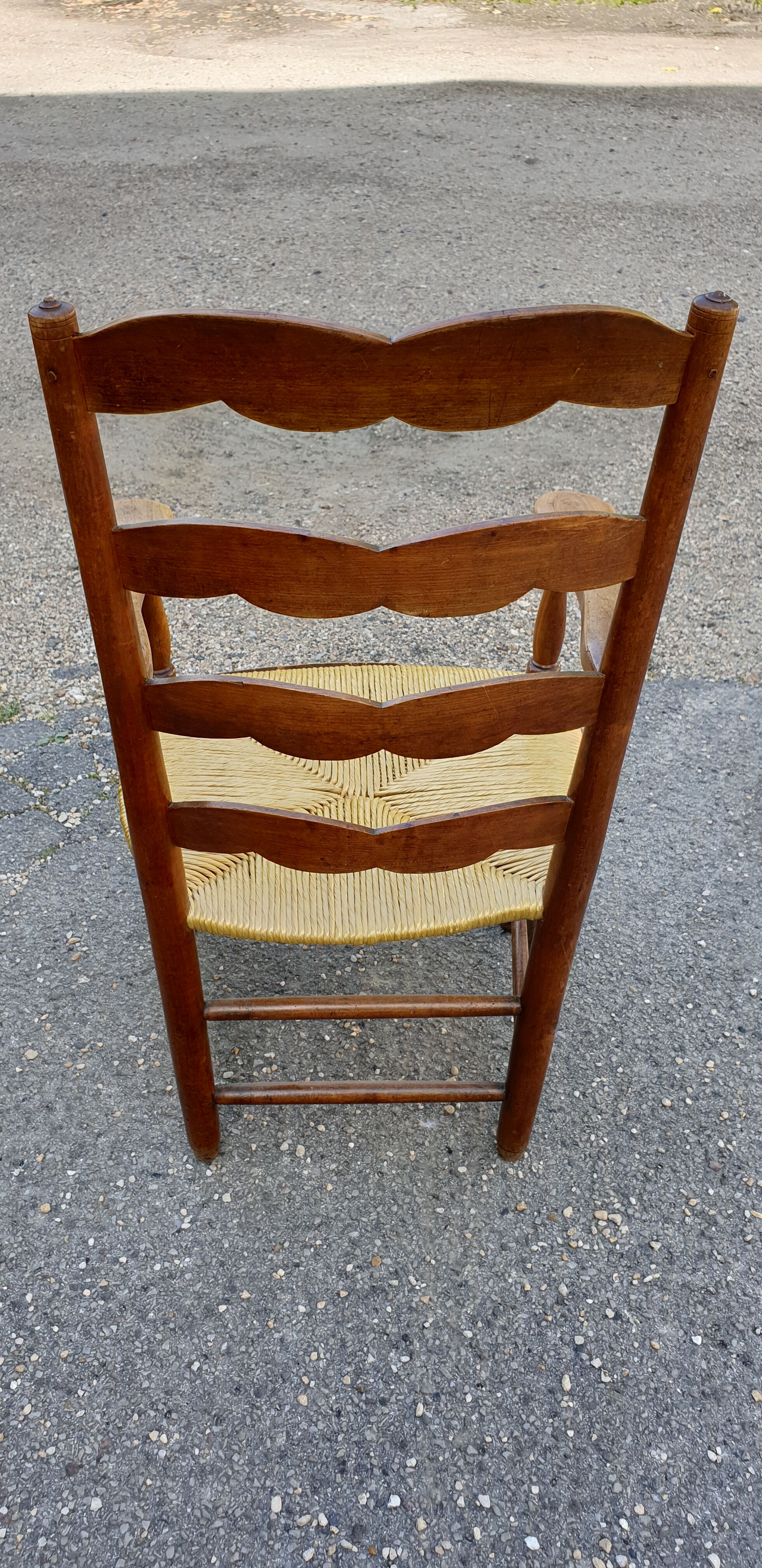 Rustic straw armchair