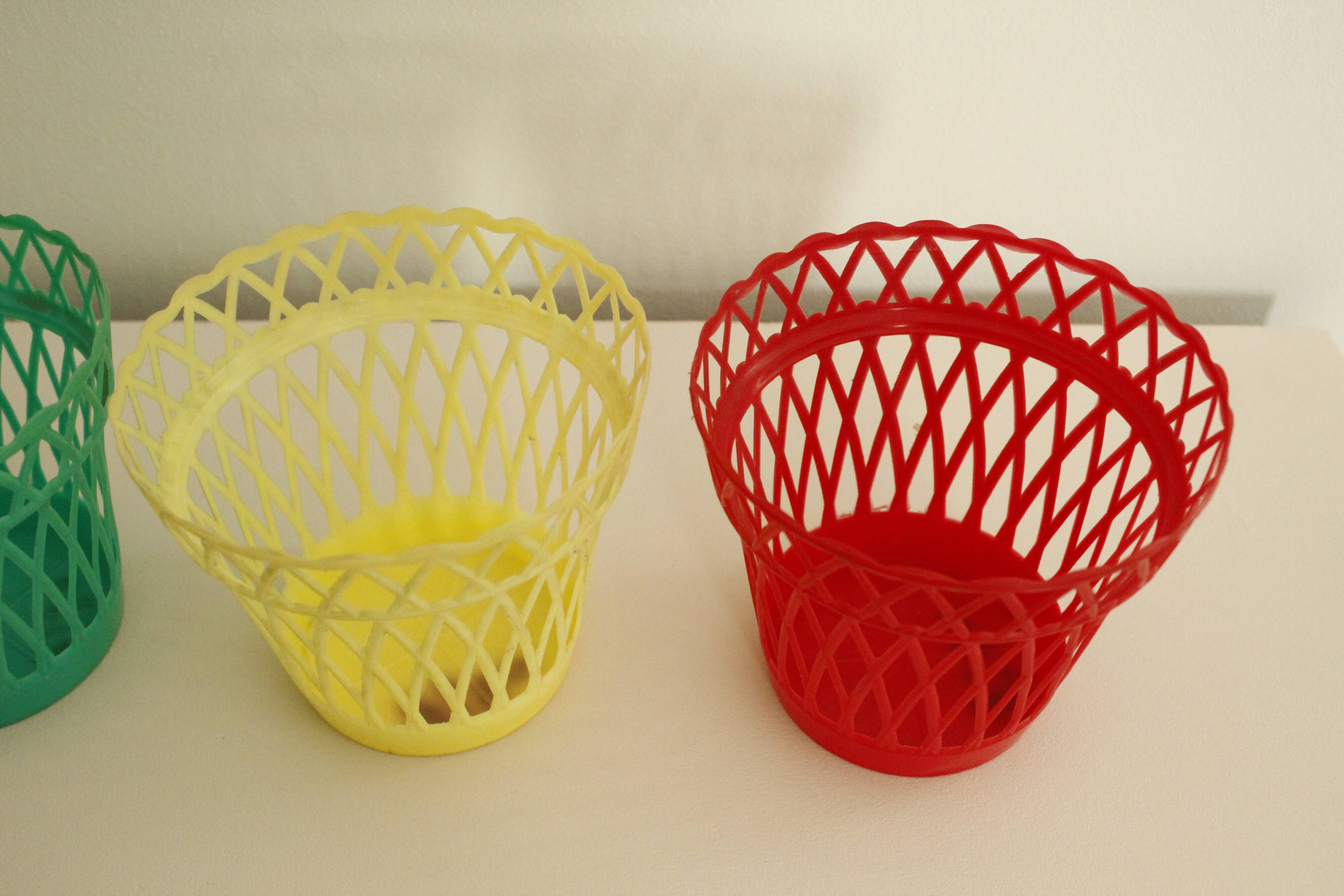 Set of 4 vintage plastic pot covers - model "SYLA"