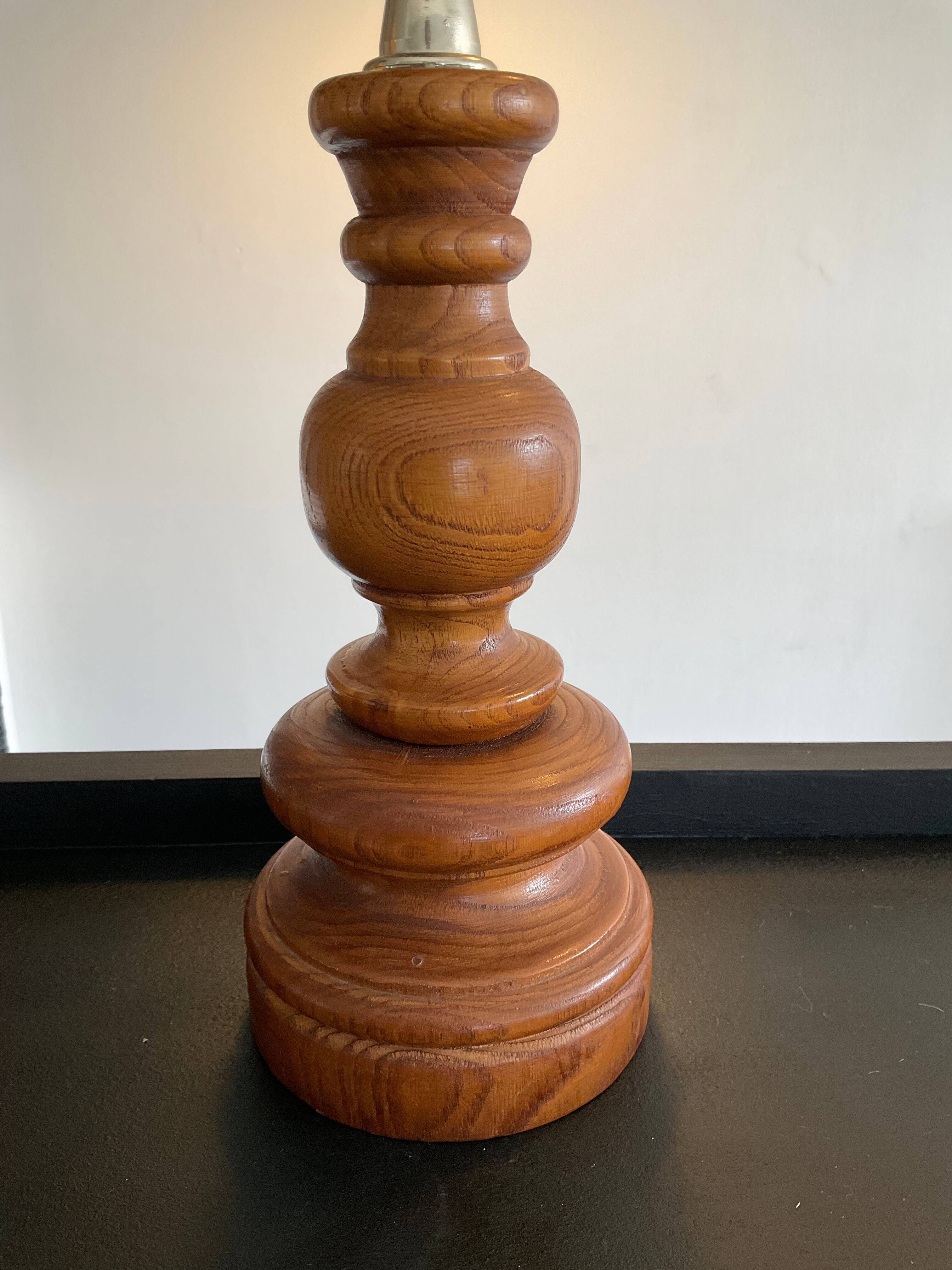 Scandinavian lamp in wood and opaline