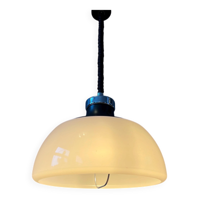 Suspension Massive Space Age Mid-Century en plexiglas avec abat-jour acrylique blanc