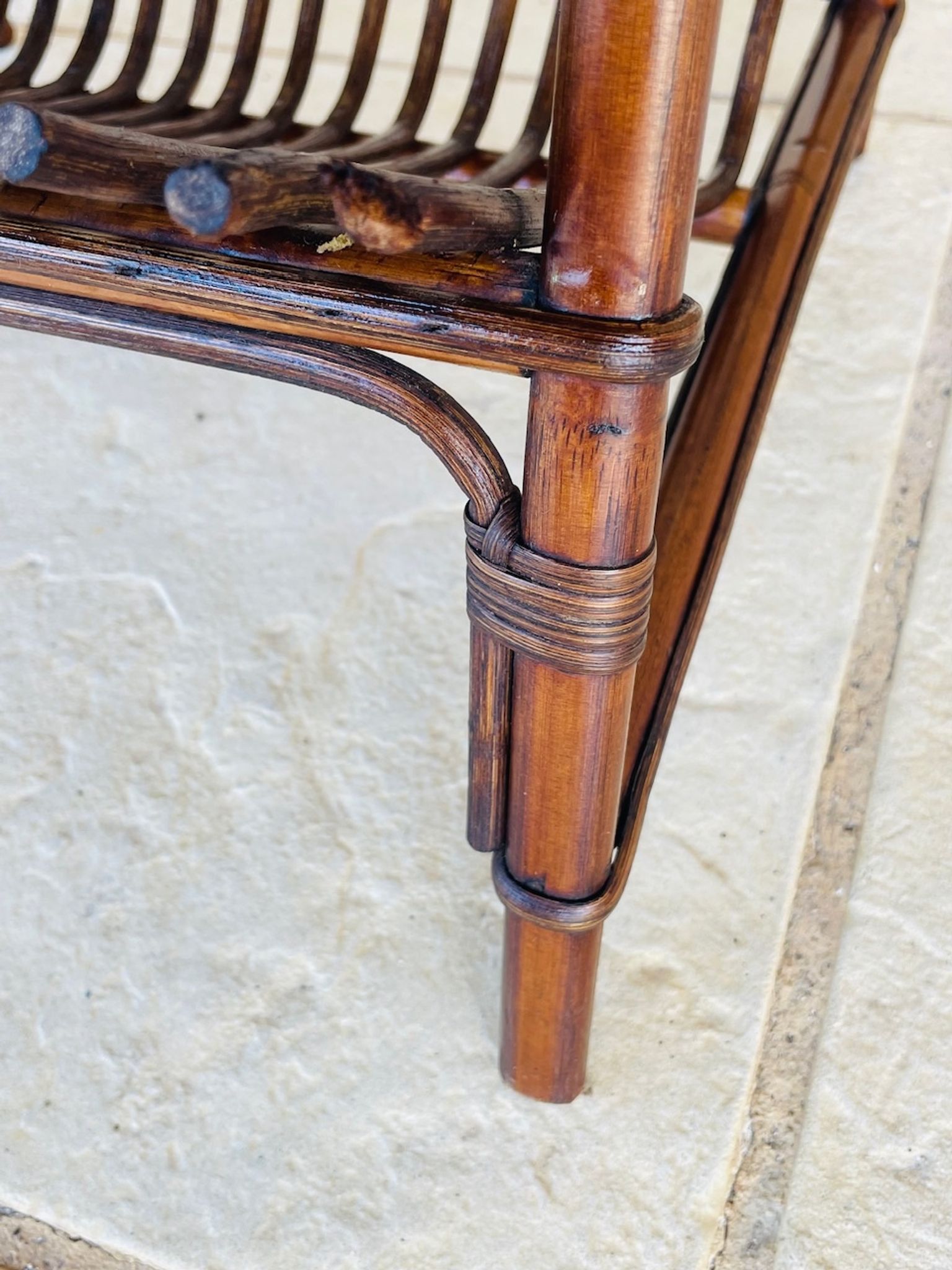 Table d'appoint avec porte revues vintage Rotin Bambou 1970s