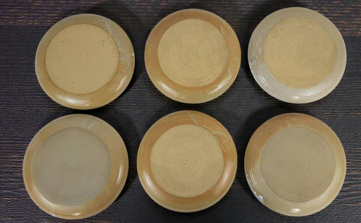 6 stoneware dinner plates, Auger Pottery