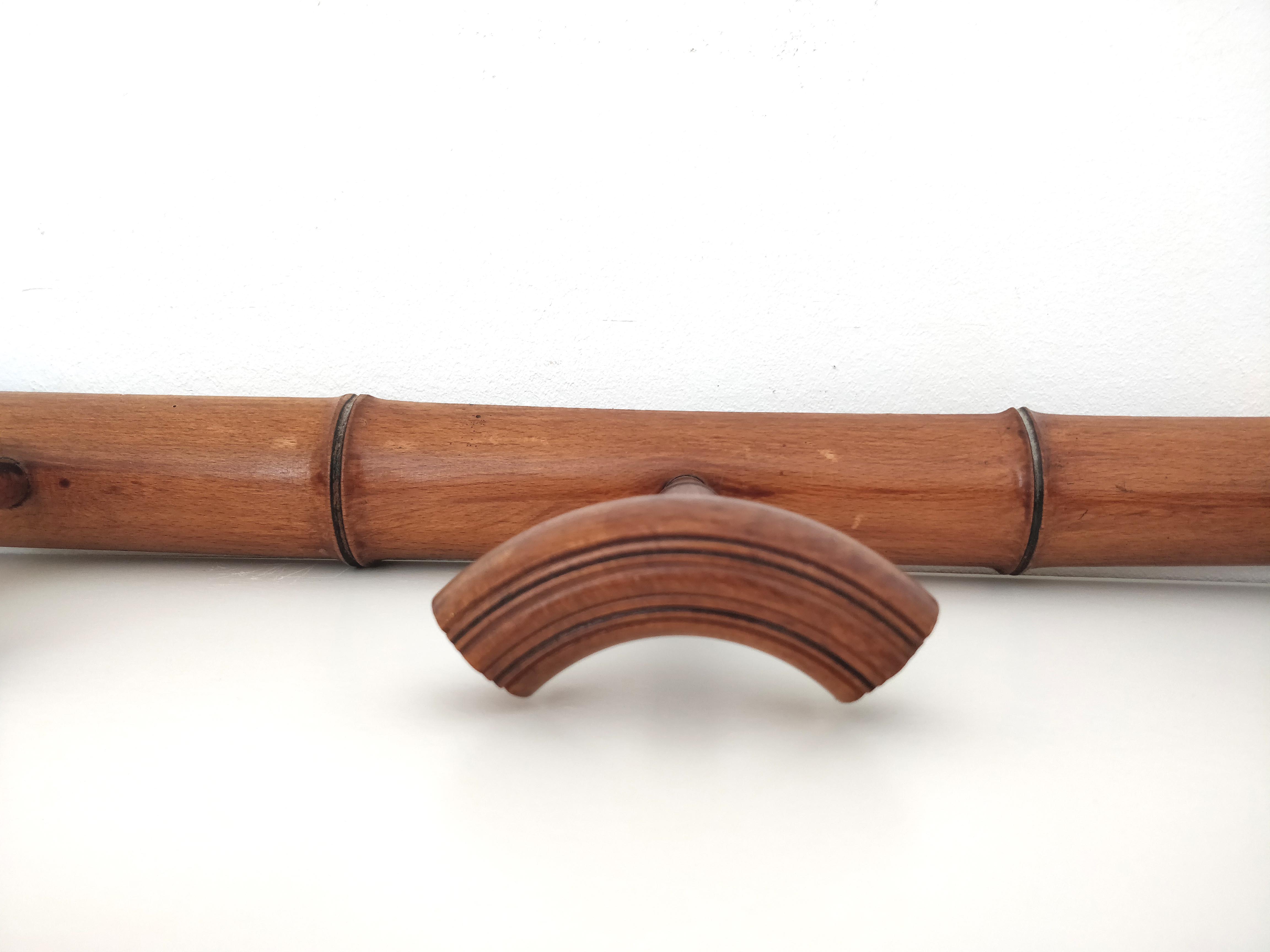 Bamboo-style wooden patère