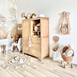Asymmetrical Parisian wardrobe