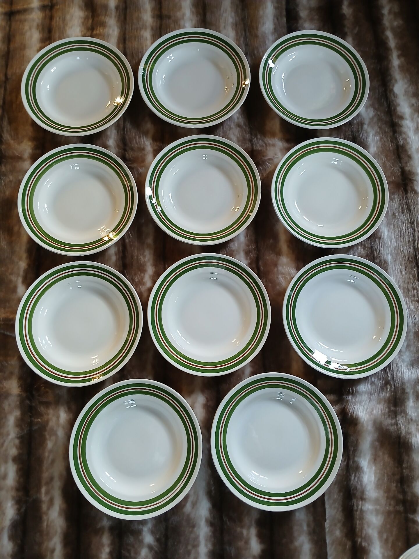 11 assiettes creuses anciennes Moulin des Loups